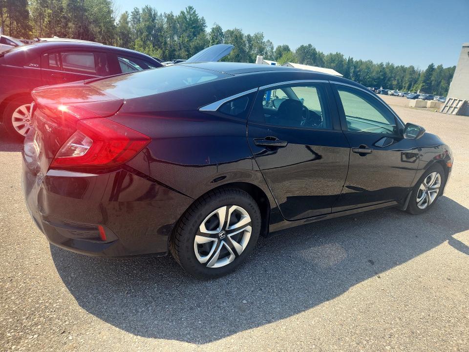Photo 3 from auction – 2018 HONDA CIVIC with VIN 2HGFC2F57JH019577