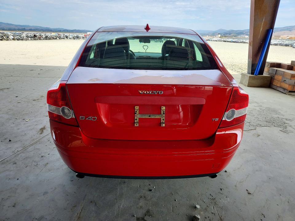 Photo 6 from auction – 2005 VOLVO S40 with VIN YV1MS682552102582