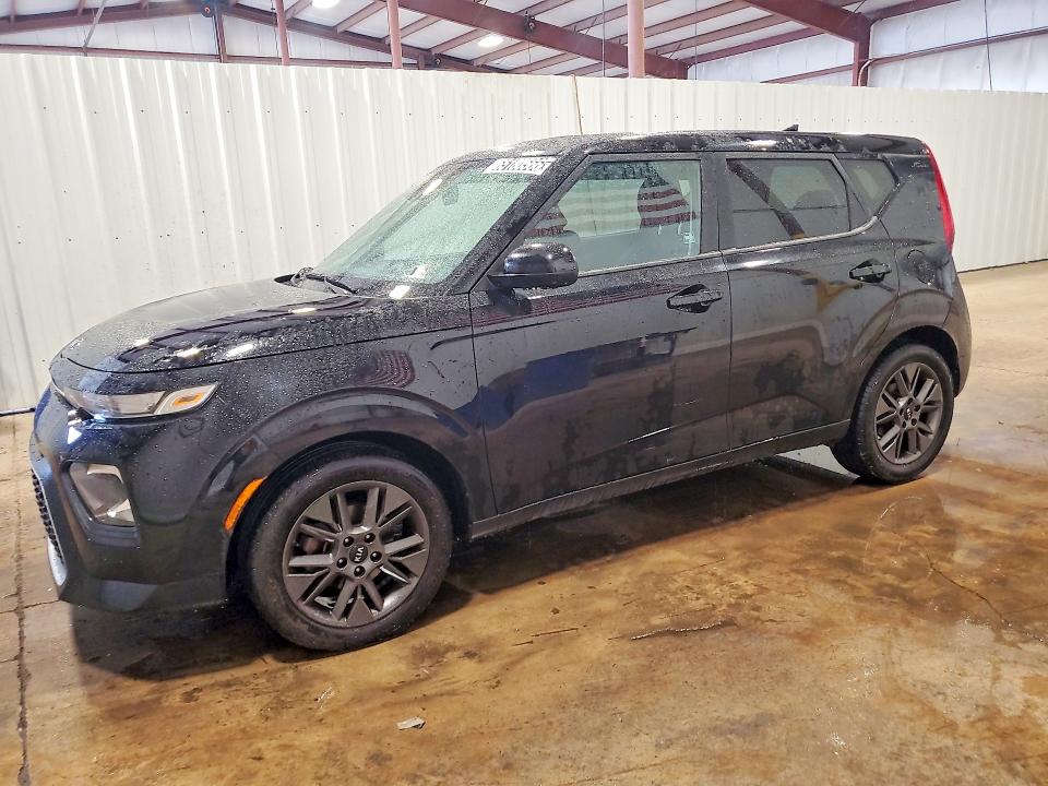 KIA SOUL 2021 with VIN KNDJ23AU6M7146272 - Photo from auction