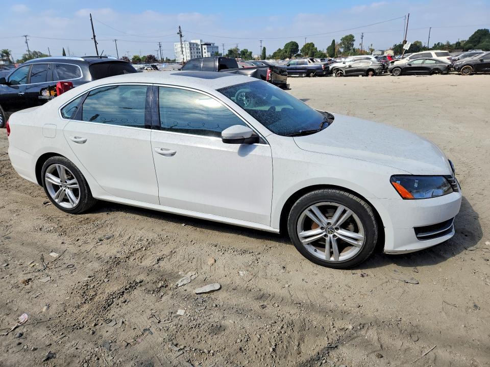 Photo 4 from auction – 2014 VOLKSWAGEN PASSAT with VIN 1VWBT7A3XEC036573