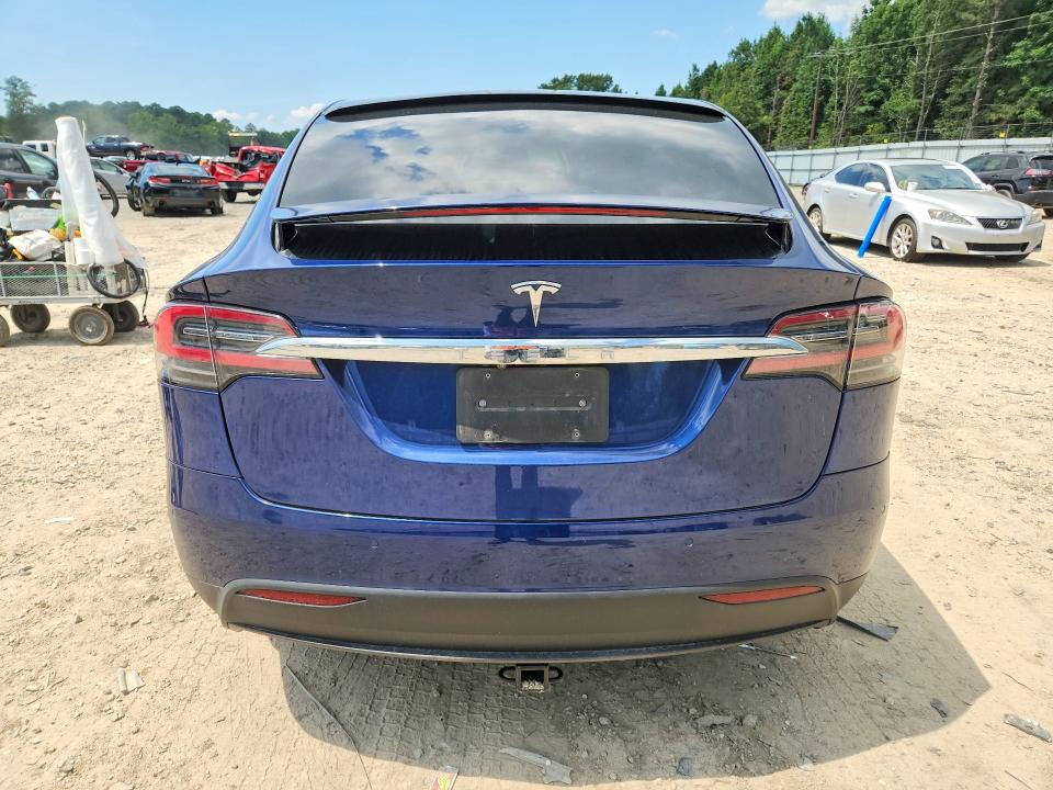 Photo 6 from auction – 2016 TESLA MODEL X with VIN 5YJXCBE21GF018143