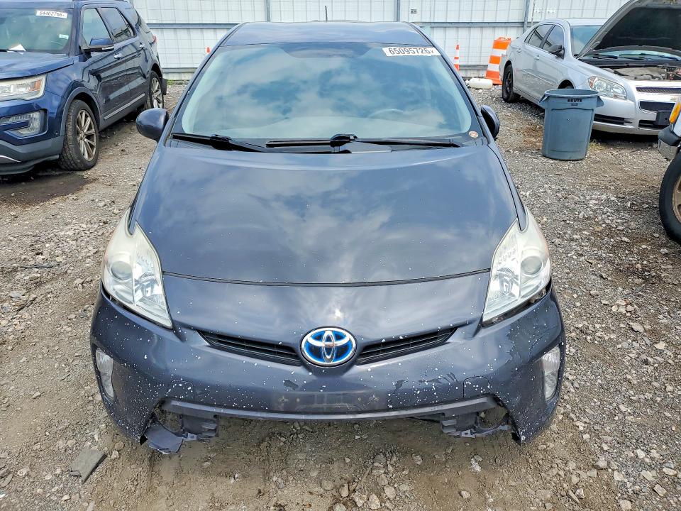 Photo 5 from auction – 2015 TOYOTA PRIUS with VIN JTDKN3DU8F0422194