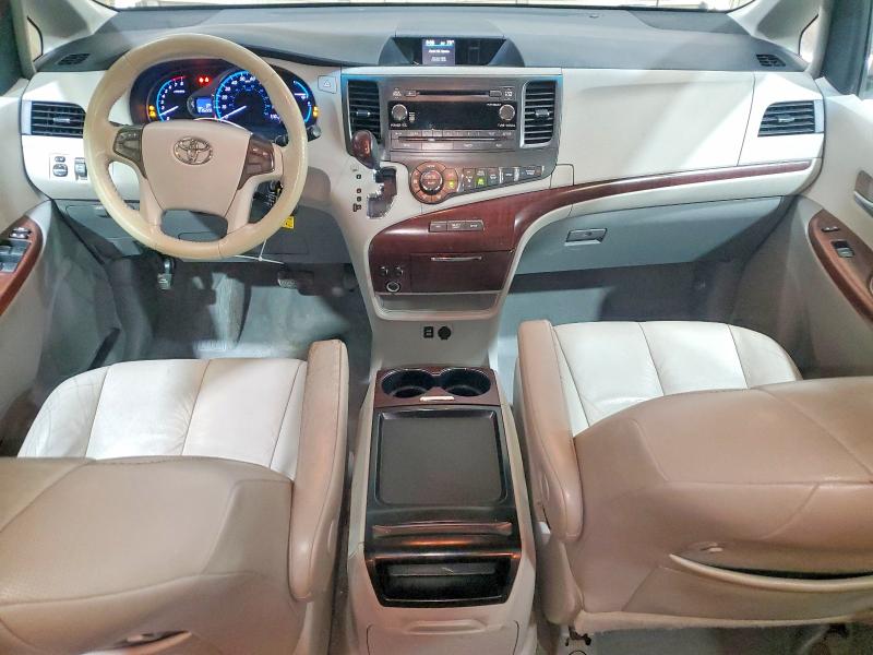 Photo 8 from auction – 2011 TOYOTA SIENNA with VIN 5TDYK3DC0BS047824