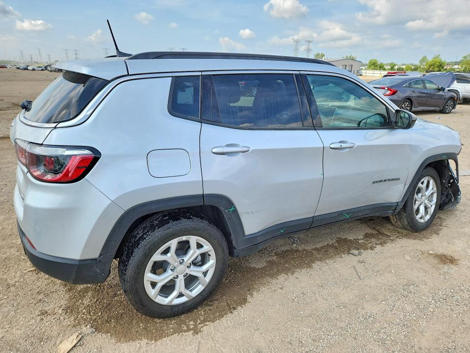 Photo 3 from auction – 2024 JEEP COMPASS with VIN 3C4NJDBN3RT113945