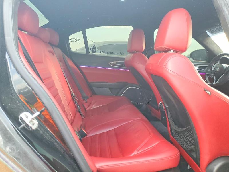 Photo 10 from auction – 2018 ALFA ROMEO GIULIA with VIN ZARFAECN7J7566988