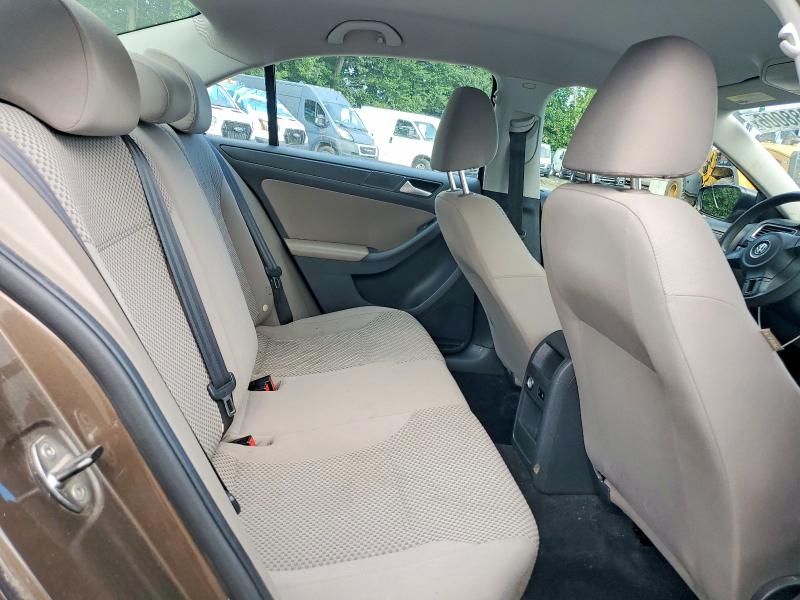 Photo 10 from auction – 2014 VOLKSWAGEN JETTA with VIN 3VW2K7AJ2EM253485