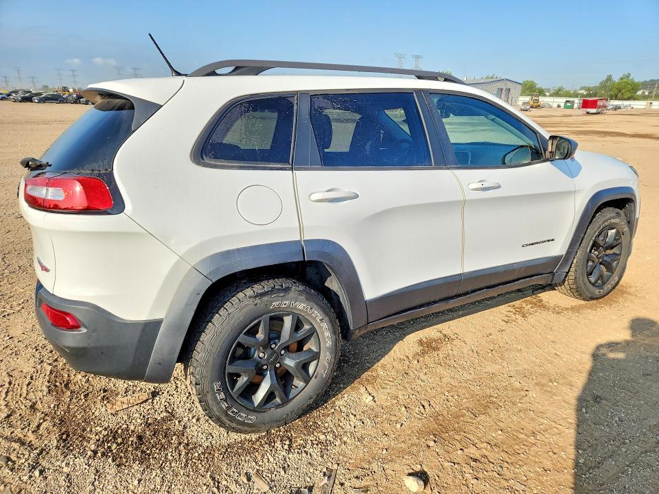 Photo 3 from auction – 2015 JEEP CHEROKEE with VIN 1C4PJMBS6FW604689