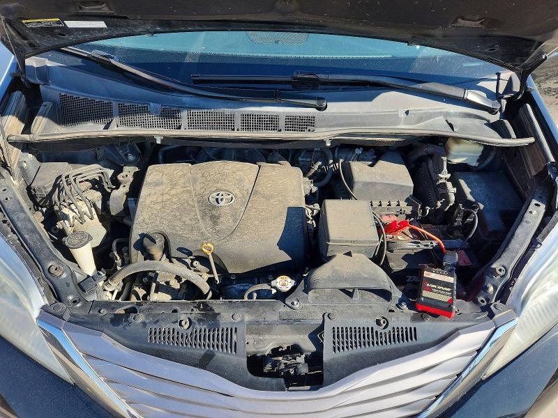 Photo 11 from auction – 2017 TOYOTA SIENNA with VIN 5TDDZ3DC1HS171975
