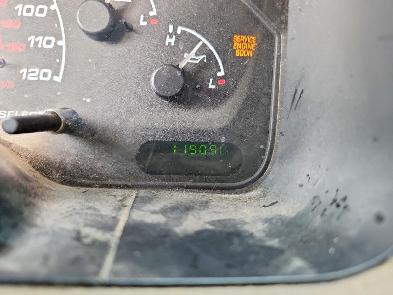 Photo 9 from auction – 2002 FORD EXPLORER with VIN 1FMZU72E92UC26980
