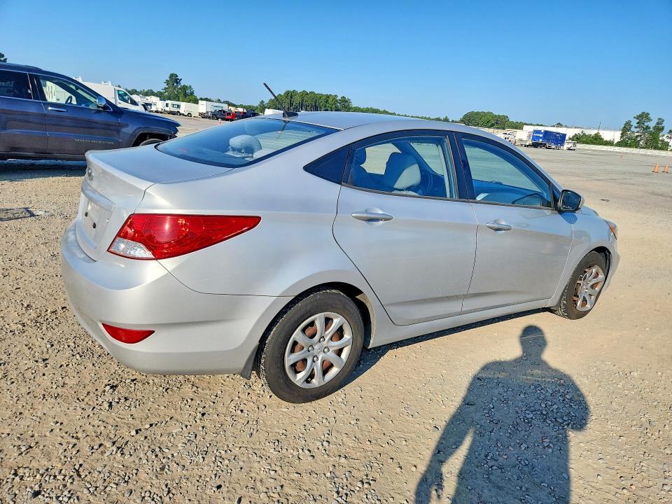 Photo 3 from auction – 2012 HYUNDAI ACCENT with VIN KMHCT4AE6CU206616