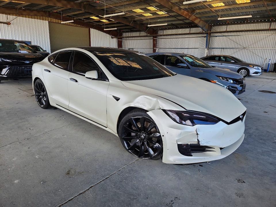 Photo 4 from auction – 2017 TESLA MODEL S with VIN 5YJSA1E20HF208219