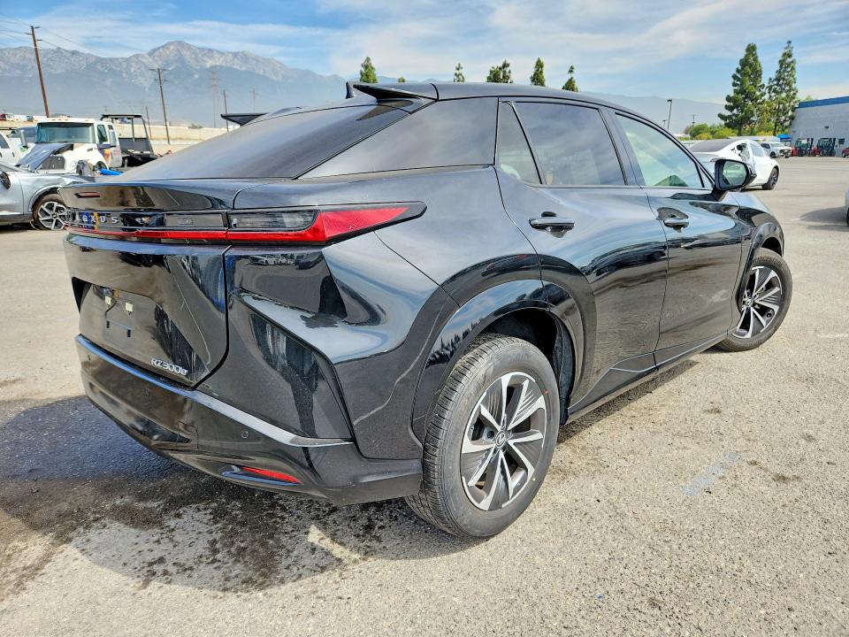 Photo 3 from auction – 2024 LEXUS RZ with VIN JTJABABB1RA004940