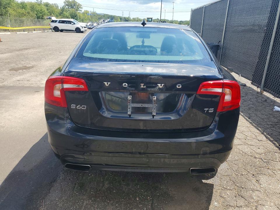 Photo 6 from auction – 2016 VOLVO S60 with VIN YV126MFJ6G2410180