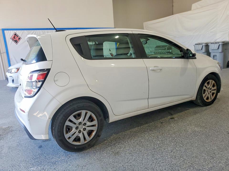 Photo 3 from auction – 2019 CHEVROLET SONIC with VIN 1G1JG6SB3K4133583