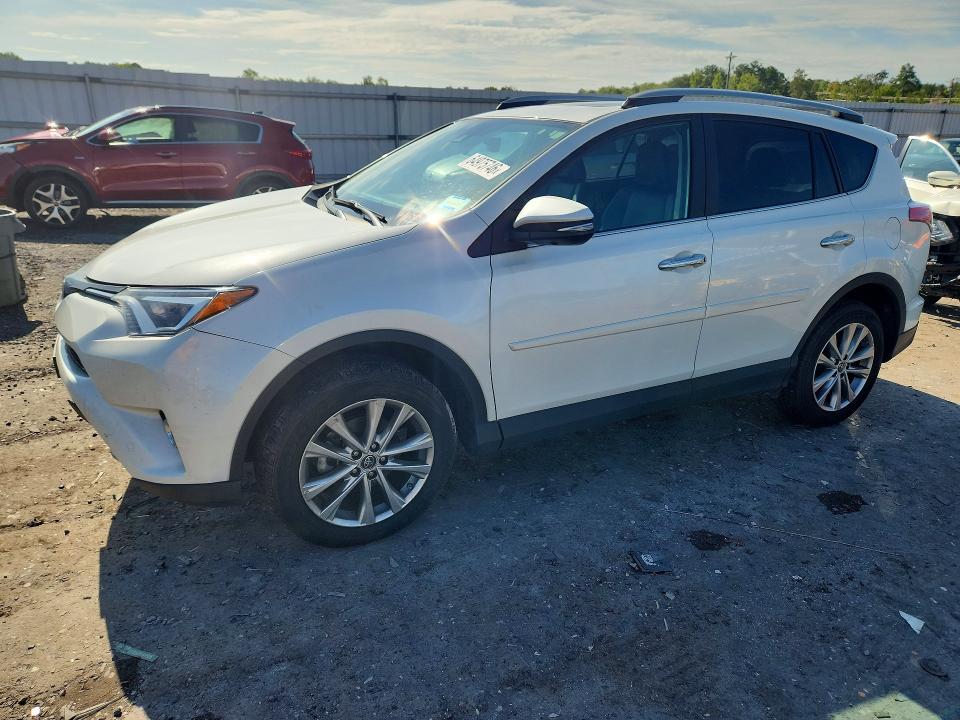 TOYOTA RAV4 2018 z numerem VIN 2T3DFREV8JW696127 - Zdjęcie z aukcji