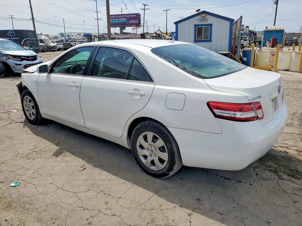 Zdjęcie 2 z aukcji – 2011 TOYOTA CAMRY z VIN 4T1BF3EK7BU669957