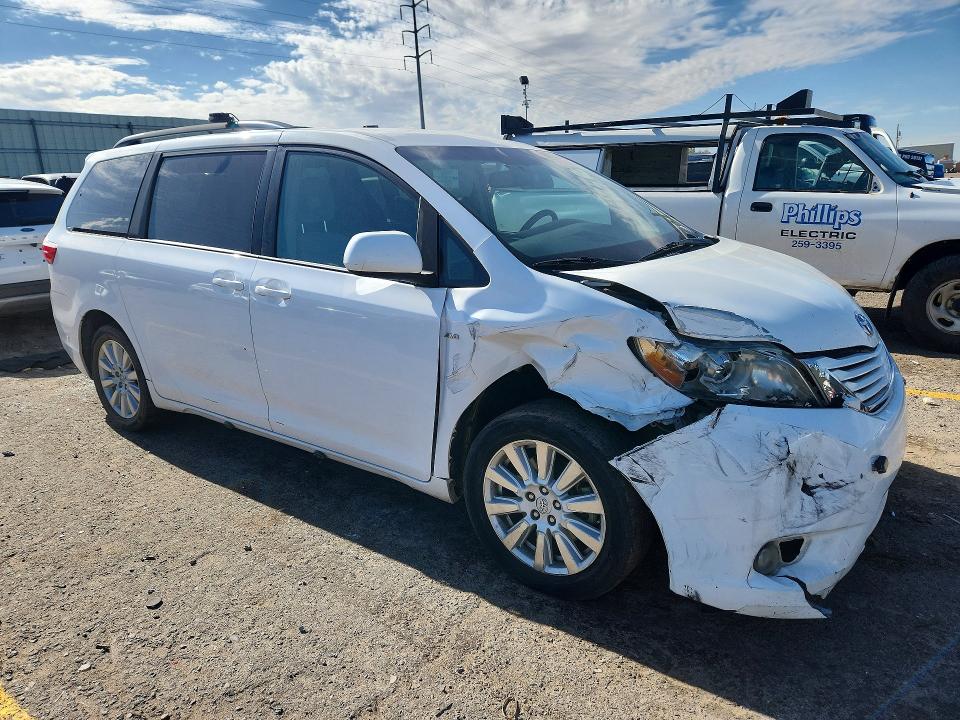 Photo 4 from auction – 2017 TOYOTA SIENNA with VIN 5TDJZ3DC7HS163365