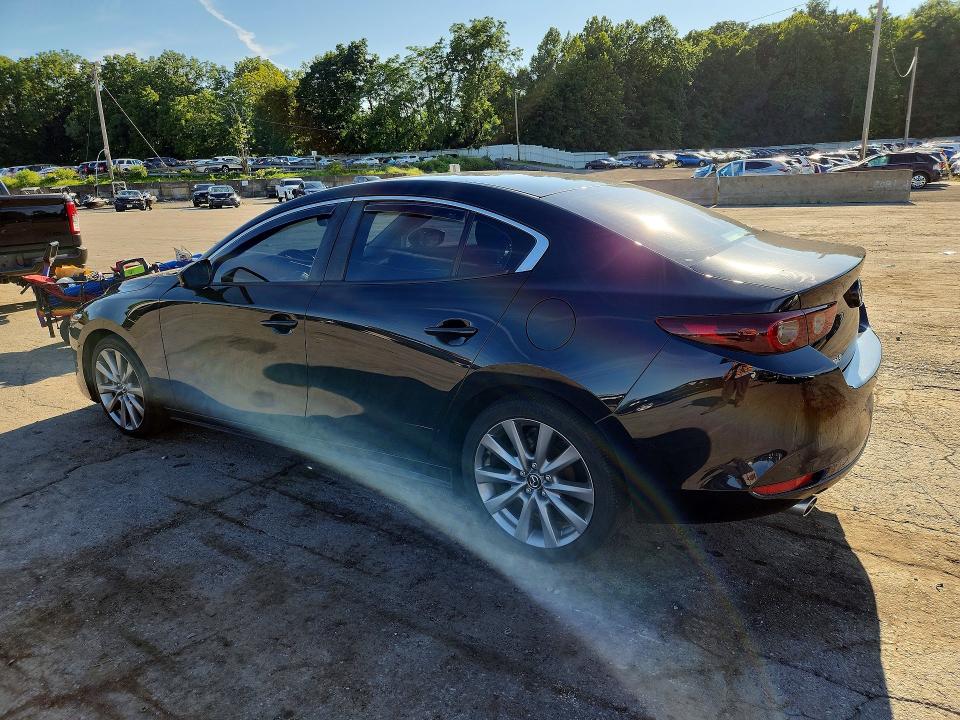 Photo 2 from auction – 2022 MAZDA 3 with VIN 3MZBPACL1NM301216
