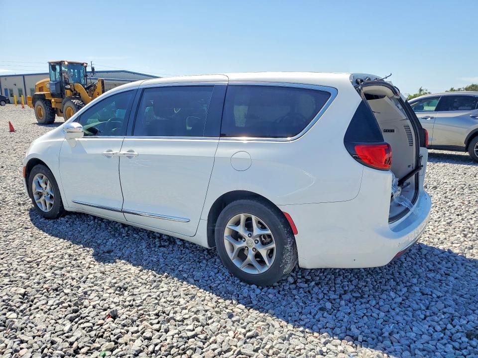 Photo 2 from auction – 2019 CHRYSLER PACIFICA with VIN 2C4RC1GG0KR730328