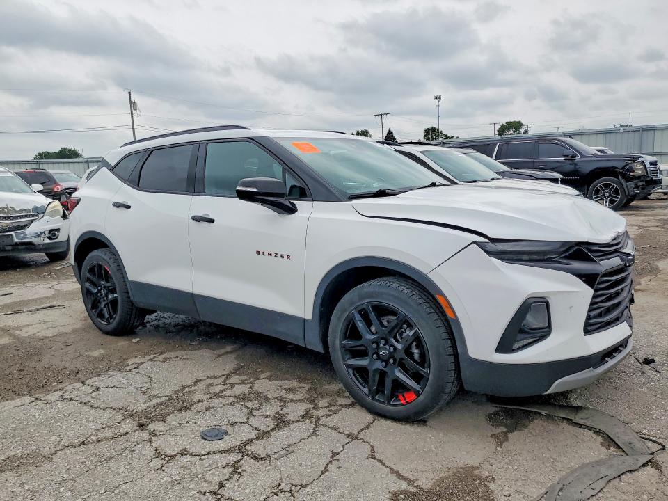 Photo 4 from auction – 2021 CHEVROLET BLAZER with VIN 3GNKBJRS4MS554208