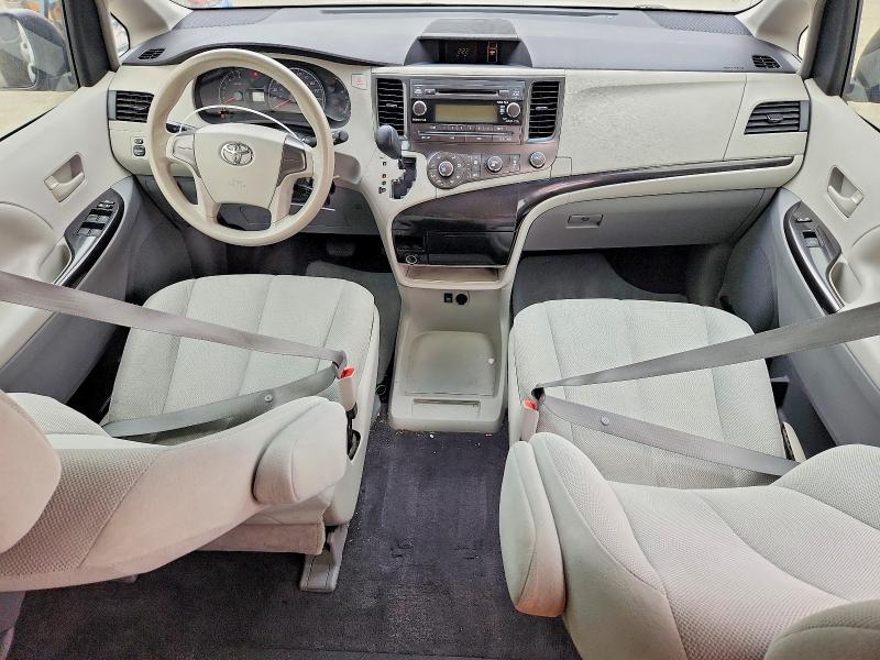 Photo 8 from auction – 2011 TOYOTA SIENNA with VIN 5TDKA3DCXBS008019