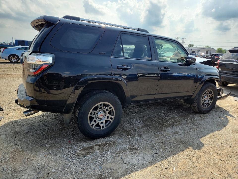 Photo 3 from auction – 2019 TOYOTA 4RUNNER with VIN JTEBU5JR0K5673282