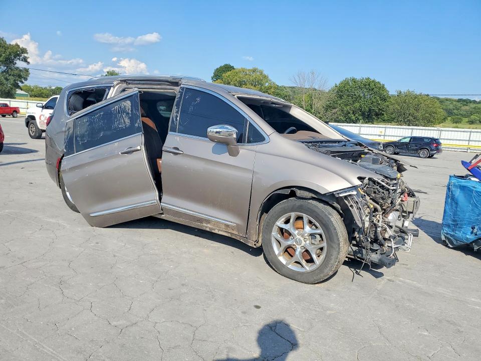 Photo 4 from auction – 2017 CHRYSLER PACIFICA with VIN 2C4RC1GG7HR770608