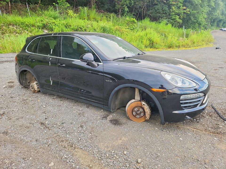 Photo 4 from auction – 2012 PORSCHE CAYENNE with VIN WP1AE2A26CLA93688