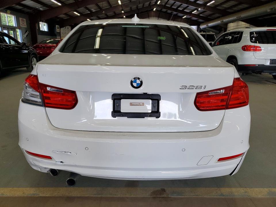 Photo 6 from auction – 2015 BMW 328 with VIN WBA3A5C51FF608949
