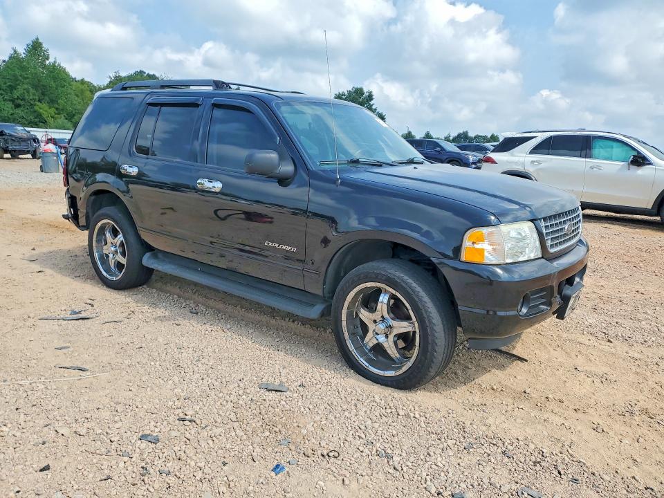 Photo 4 from auction – 2005 FORD EXPLORER with VIN 1FMZU73W35UA74139