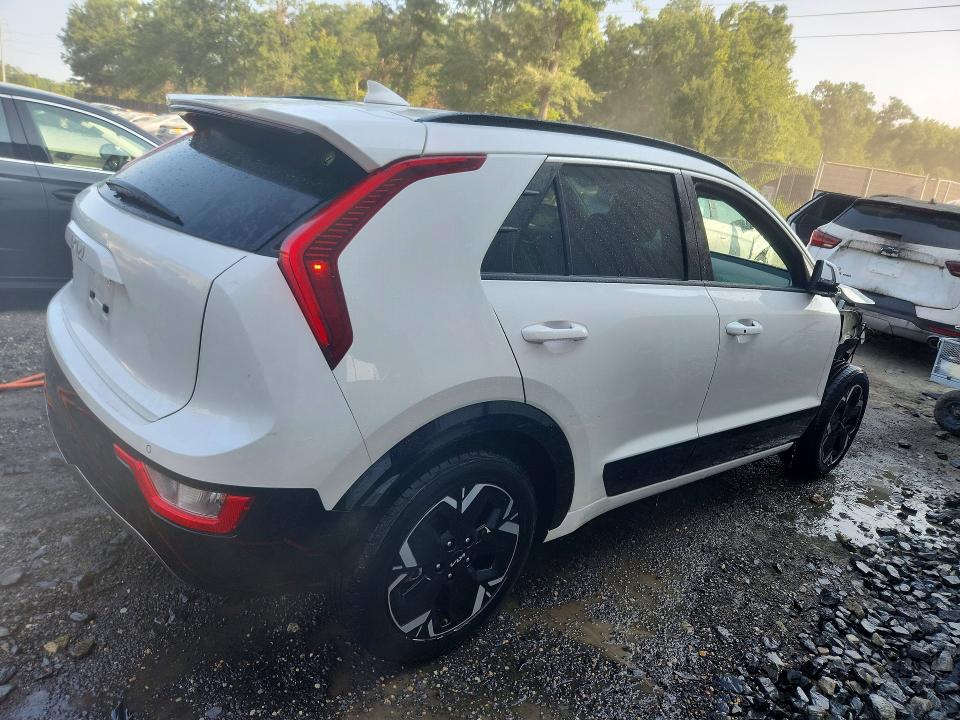 Photo 3 from auction – 2024 KIA NIRO with VIN KNDCR3L18R5122453