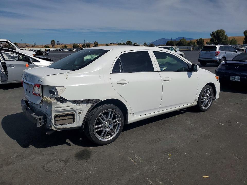 Photo 3 from auction – 2011 TOYOTA COROLLA with VIN JTDBU4EE5B9161838