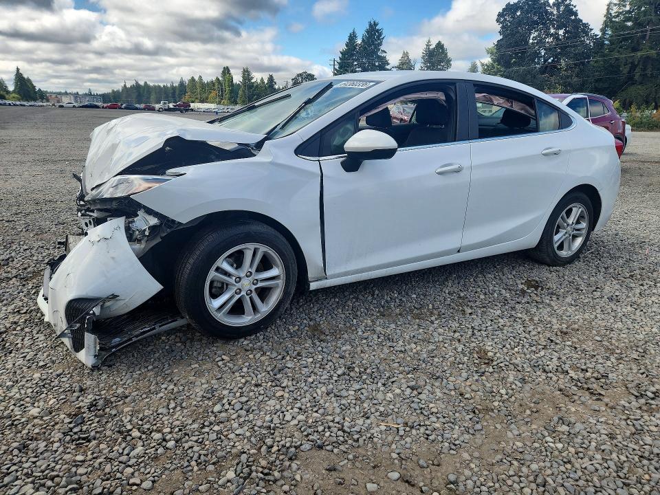 CHEVROLET CRUZE 2018 with VIN 1G1BE5SM1J7209028 - Photo from auction