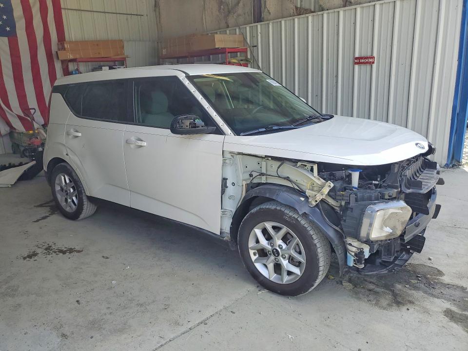 Photo 4 from auction – 2020 KIA SOUL with VIN KNDJ23AUXL7718359