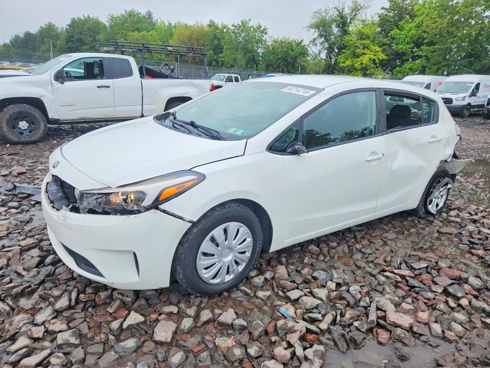 KIA FORTE5 2017 with VIN KNAFK5A82H5727139 - Photo from auction