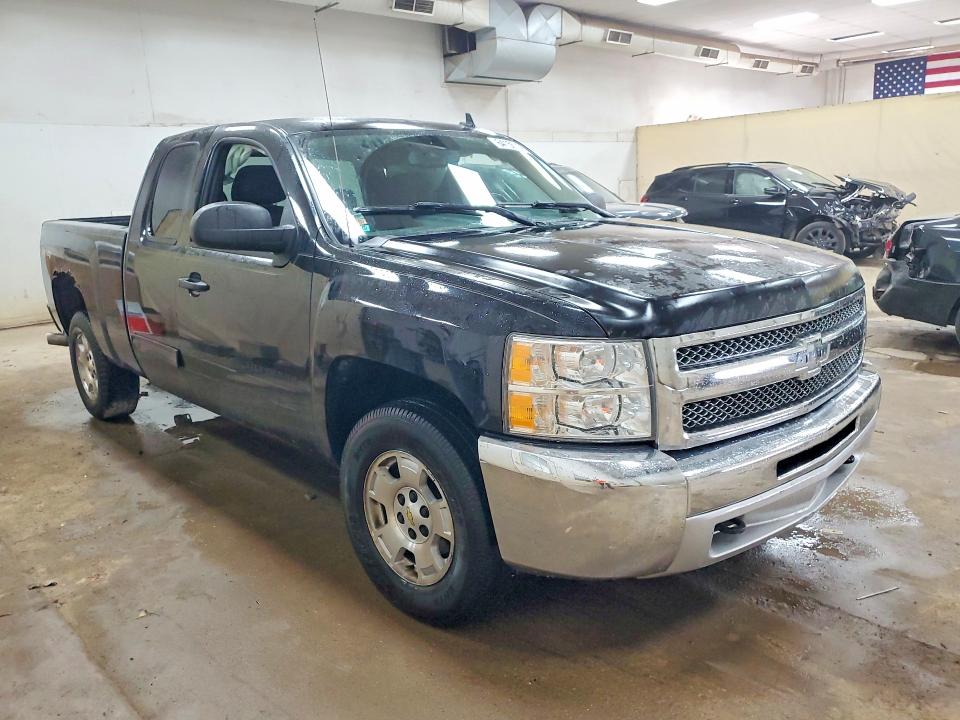 Photo 4 from auction – 2013 CHEVROLET SILVERADO with VIN 1GCRKSE72DZ321428