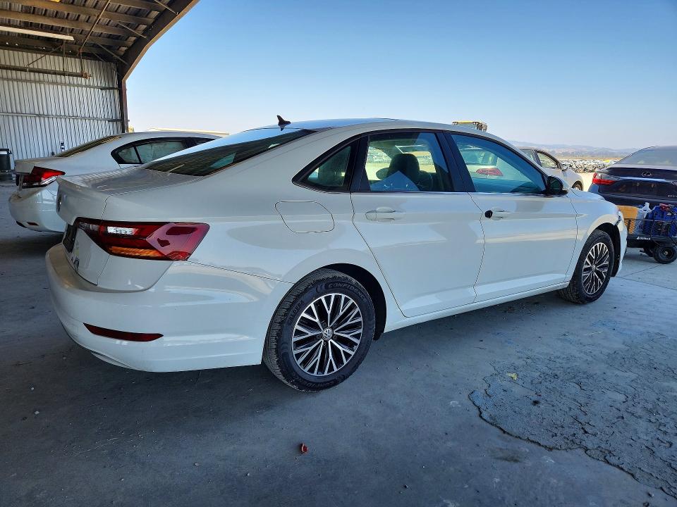 Photo 3 from auction – 2019 VOLKSWAGEN JETTA with VIN 3VWC57BU4KM120453