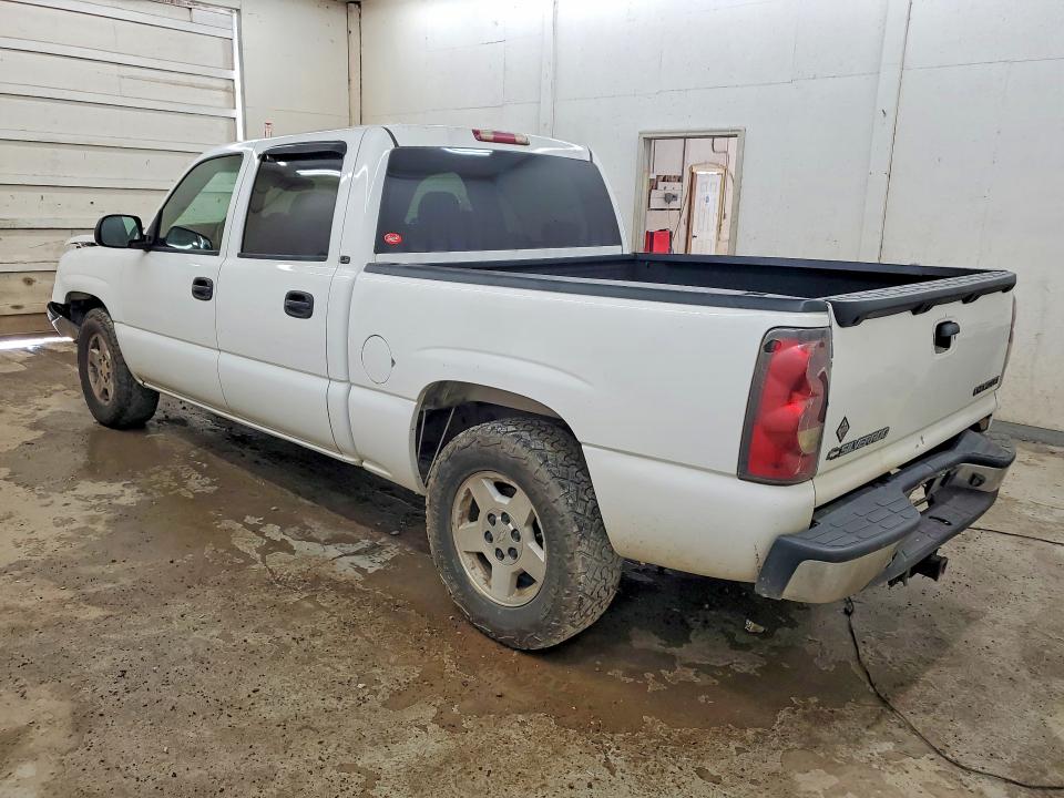 Photo 2 from auction – 2005 CHEVROLET SILVERADO with VIN 2GCEC13T251382391