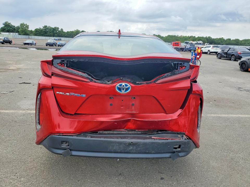 Photo 6 from auction – 2018 TOYOTA PRIUS PRIME with VIN JTDKARFP2J3083137