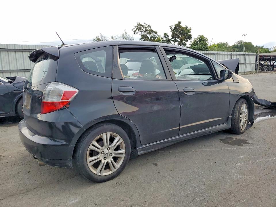 Photo 3 from auction – 2011 HONDA FIT with VIN JHMGE8H59BC002084