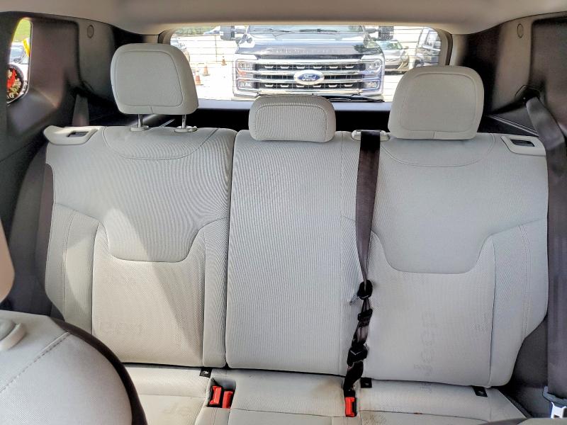 Photo 10 from auction – 2015 JEEP RENEGADE with VIN ZACCJBBT0FPB55940