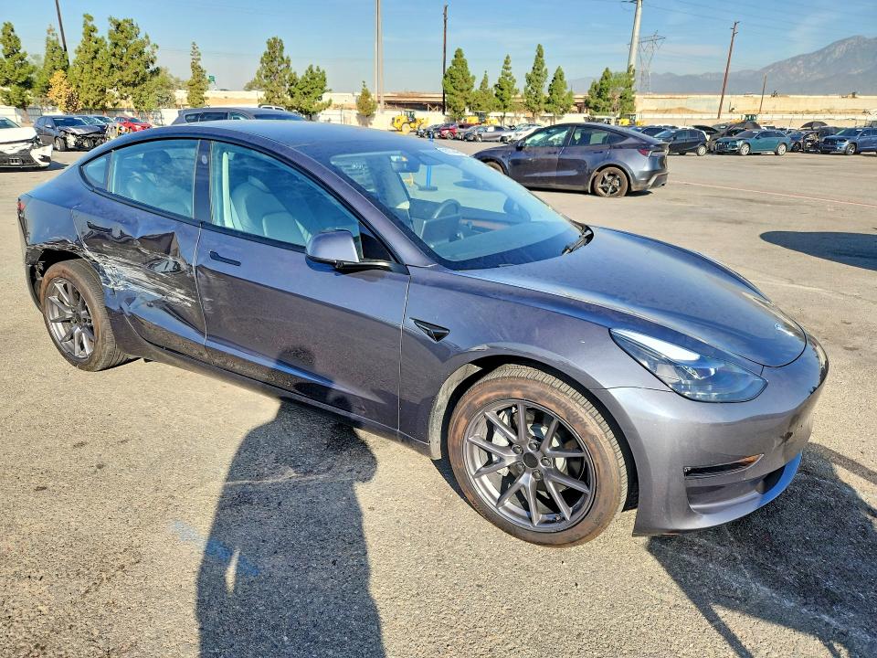 Foto 4 de la subasta – 2023 TESLA MODEL 3 con VIN 5YJ3E1EB3PF714263