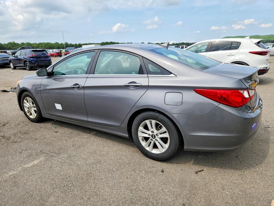 Photo 2 from auction – 2011 HYUNDAI SONATA with VIN 5NPEB4AC4BH161568