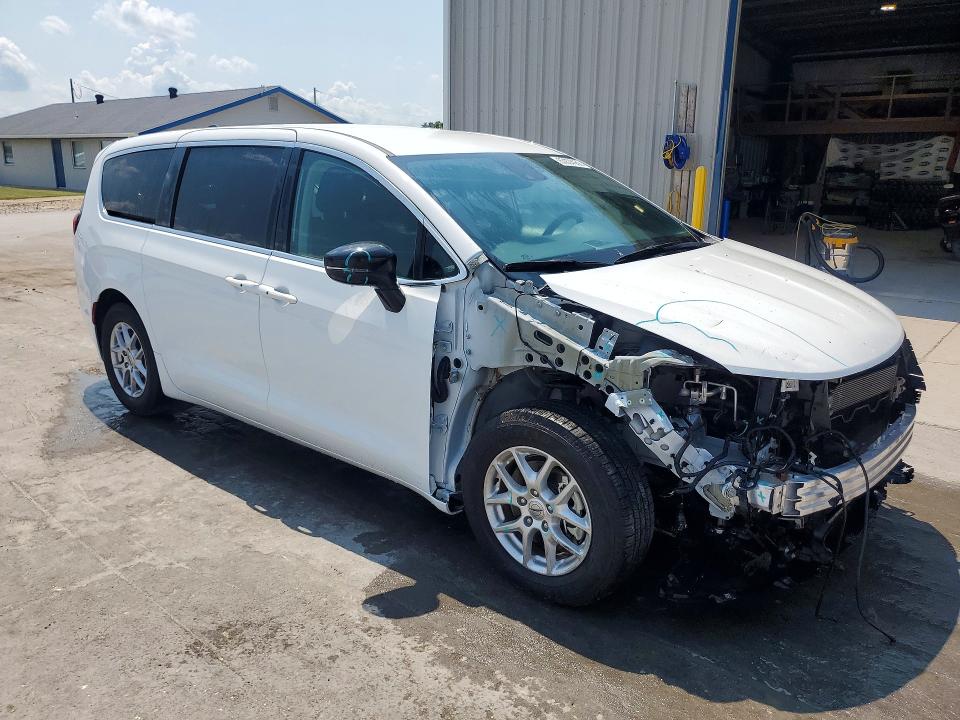 Photo 4 from auction – 2024 CHRYSLER PACIFICA with VIN 2C4RC1BG6RR149482