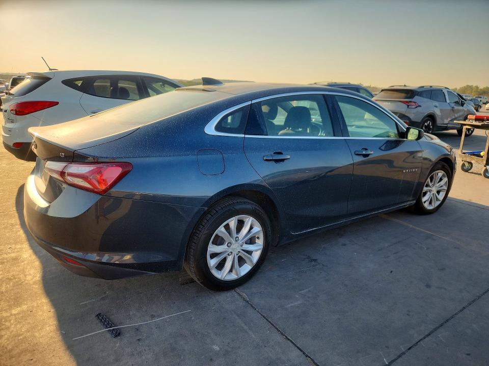Photo 3 from auction – 2020 CHEVROLET MALIBU with VIN 1G1ZD5ST3LF035173