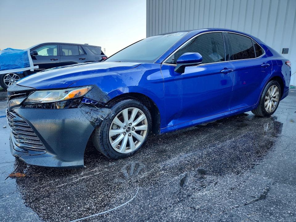 TOYOTA CAMRY 2018 with VIN 4T1B11HK4JU533539 - Photo from auction