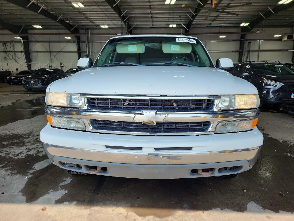 Photo 5 from auction – 2003 CHEVROLET SUBURBAN with VIN 3GNFK16Z63G334637