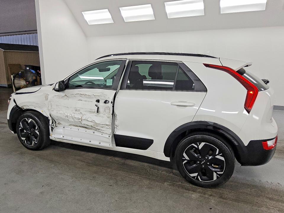Photo 2 from auction – 2024 KIA NIRO with VIN KNDCR3L16R5109183