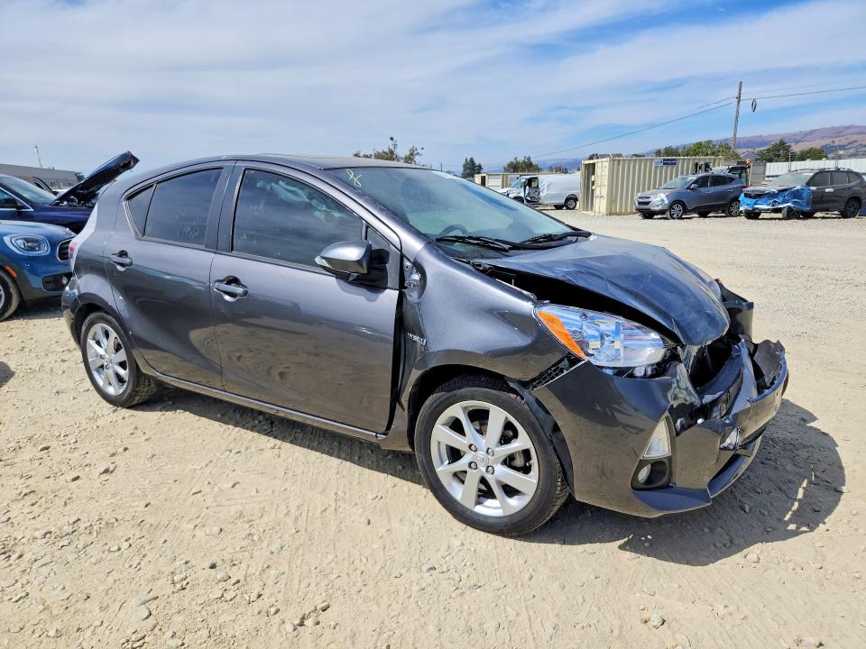Photo 4 from auction – 2013 TOYOTA PRIUS C with VIN JTDKDTB39D1034136