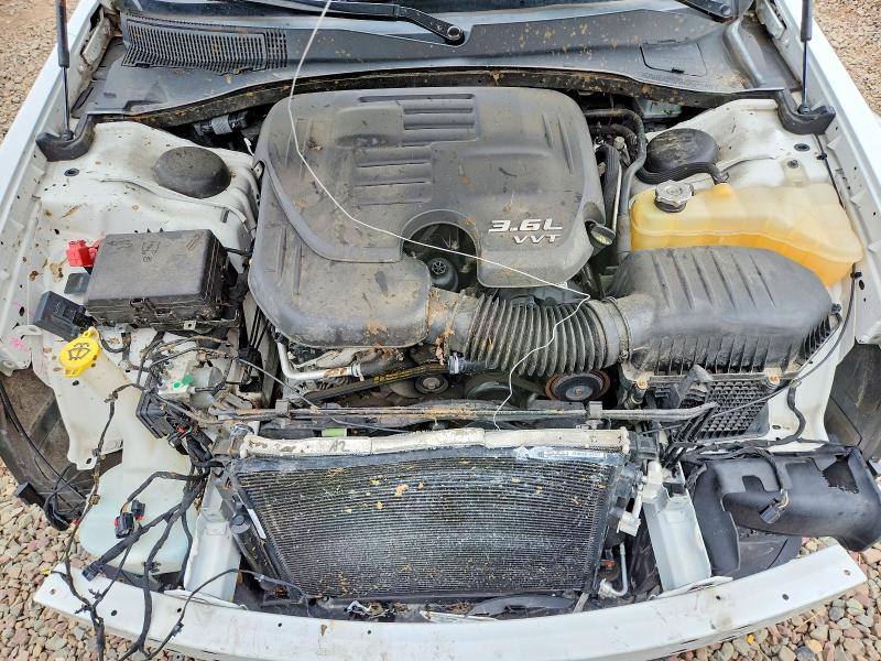 Photo 11 from auction – 2018 CHRYSLER 300 with VIN 2C3CCAKG6JH214741